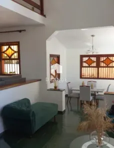 Casa com 5 Quartos para venda ou aluguel, 279m² no Vila Virgínia, Campinas