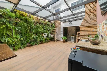 Casa com 3 Quartos à venda, 238m² no Jardim Textil, São Paulo