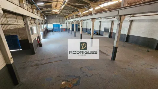 Galpão/Depósito/Armazém para alugar, 2100m² no Vila Sacadura Cabral, Santo André