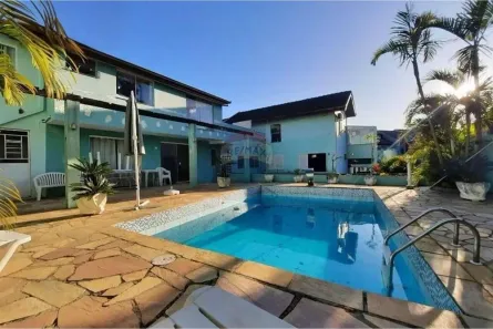 Casa com 6 Quartos à venda, 650m² no Ahú, Curitiba