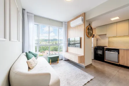 Apartamento com 3 Quartos para alugar, 54m² no Cavalhada, Porto Alegre