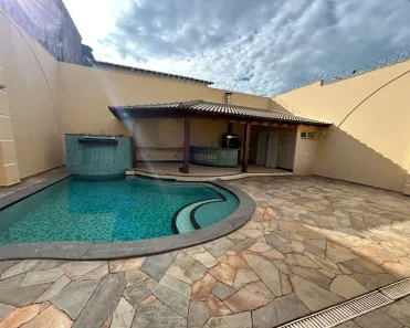 Casa com 3 Quartos à venda, 282m² no Saraiva, Uberlândia