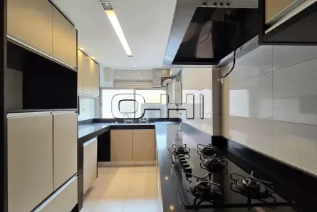 Apartamento com 3 Quartos para alugar, 141m² no Jardim Europa, São Paulo