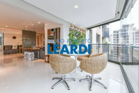 Apartamento com 3 Quartos à venda, 244m² no Jardim Luzitânia, São Paulo
