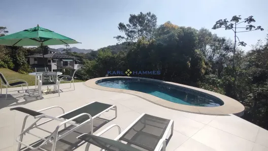 Casa com 3 Quartos à venda, 276m² no Samambaia, Petrópolis
