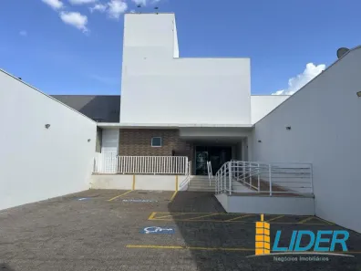 Prédio Comercial para alugar, 900m² no Planalto, Uberlândia