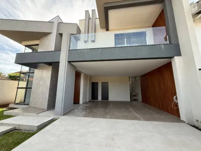 Sobrado com 4 Quartos à venda, 520m² no Centro, Guaratuba