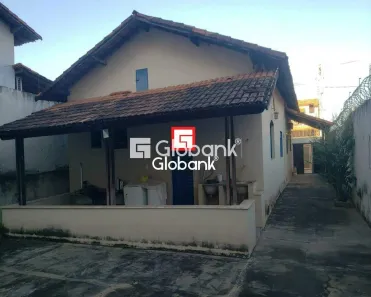Casa com 3 Quartos à venda, 360m² no Vila Mauricéia, Montes Claros