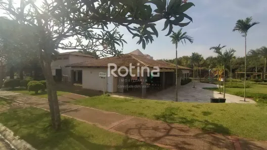Casa de Condomínio com 4 Quartos para alugar, 330m² no Gávea, Uberlândia