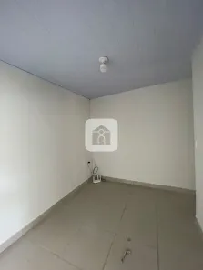 Casa com 2 Quartos para alugar, 50m² no Laranjeiras, Uberlândia