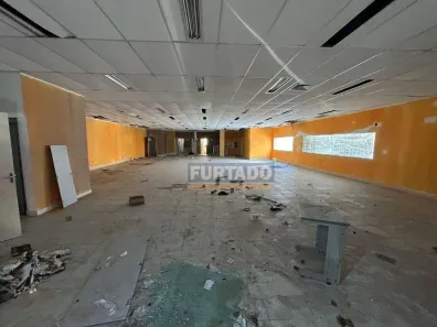 Prédio Comercial para alugar, 741m² no Parque Industriário, Santo André