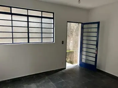 Casa com 2 Quartos para alugar, 60m² no Santa Inês, Belo Horizonte