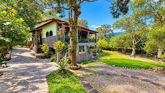 Casa de Condomínio com 4 Quartos à venda, 280m² no Caneca Fina, Guapimirim