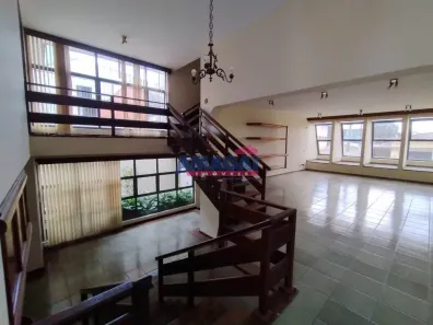 Sobrado com 5 Quartos para alugar, 420m² no Centro, Jacareí