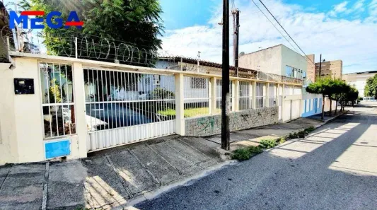 Casa com 4 Quartos à venda, 750m² no Parquelândia, Fortaleza