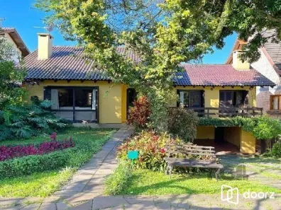 Casa de Condomínio com 4 Quartos à venda, 400m² no Cavalhada, Porto Alegre