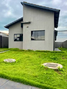Casa de Condomínio com 3 Quartos à venda, 83m² no Jardim Decolores, Trindade