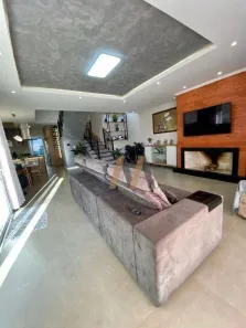 Casa de Condomínio com 4 Quartos para venda ou aluguel, 211m² no Vila Cachoeirinha, Cachoeirinha