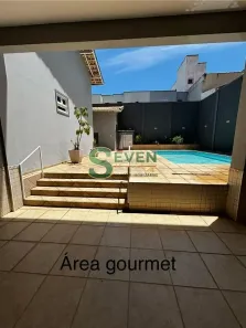 Casa com 3 Quartos à venda, 300m² no Niterói, Volta Redonda