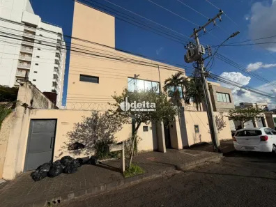 Ponto Comercial para alugar, 1850m² no Lídice, Uberlândia