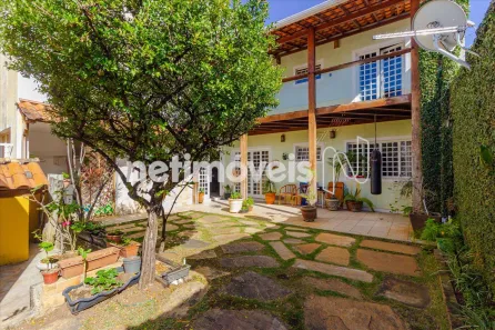 Casa com 3 Quartos à venda, 409m² no Floresta, Belo Horizonte