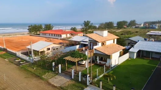 Sobrado com 2 Quartos à venda, 147m² no Torres, Torres