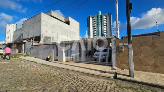 Casa com 3 Quartos à venda, 230m² no Lagoa Nova, Natal