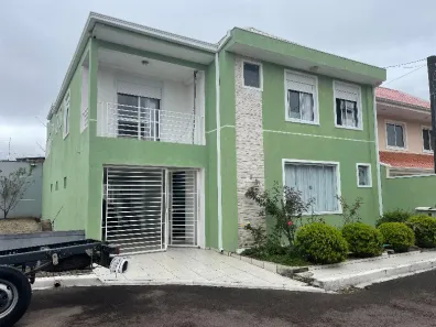 Sobrado com 4 Quartos à venda, 270m² no Uberaba, Curitiba