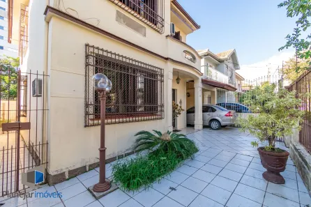 Casa com 3 Quartos à venda, 220m² no Azenha, Porto Alegre