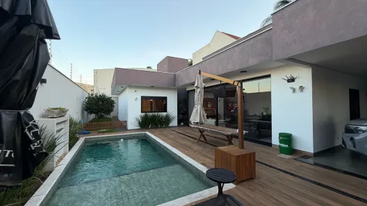 Casa com 4 Quartos à venda, 250m² no Jardim Higienópolis, Maringá
