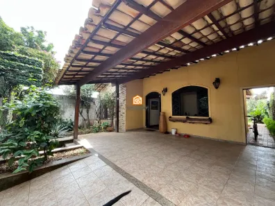 Casa com 3 Quartos à venda, 149m² no Santa Amélia, Belo Horizonte