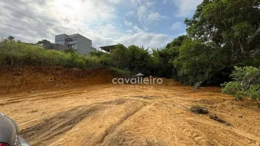 Lote/Terreno à venda, 405m² no Jacaroá, Maricá