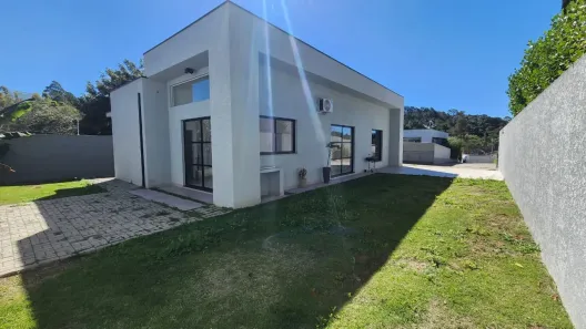 Casa com 3 Quartos para alugar, 125m² no Jardim Estância Brasil, Atibaia