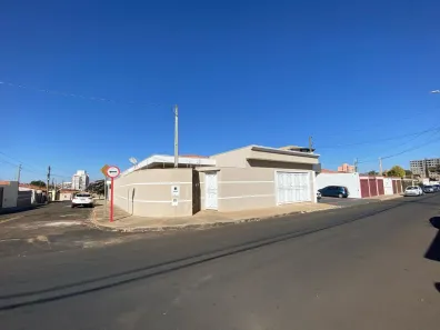 Casa com 3 Quartos à venda, 242m² no Centro, São Carlos