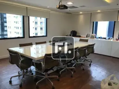 Sala Comercial para venda ou aluguel, 130m² no Vila Olímpia, São Paulo