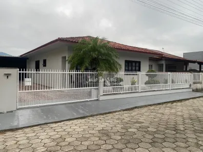 Casa com 3 Quartos à venda, 200m² no Centro II, Brusque