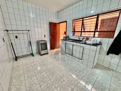 Sobrado com 3 Quartos para alugar, 107m² no Centro, Itapetininga