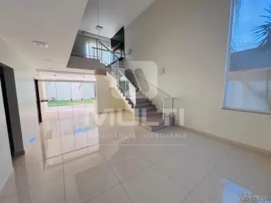 Casa de Condomínio com 3 Quartos para alugar, 240m² no Aclimação, Uberlândia