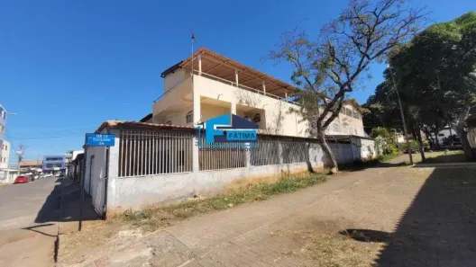 Sobrado com 4 Quartos à venda, 285m² no Riacho Fundo I, Brasília