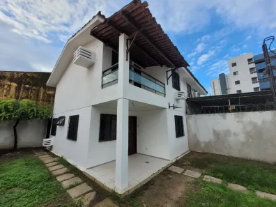 Casa com 4 Quartos para alugar, 120m² no Hipódromo, Recife
