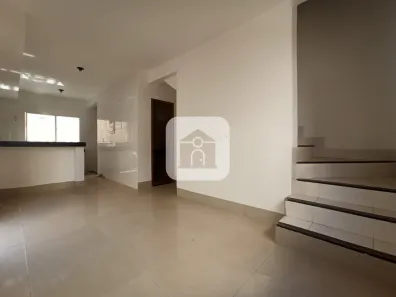 Casa com 2 Quartos para alugar, 80m² no Cidade Jardim, Uberlândia