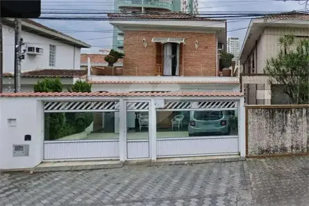 Sobrado com 4 Quartos para alugar, 365m² no Embaré, Santos