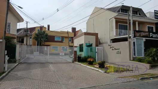 Sobrado com 3 Quartos para alugar, 160m² no Pinheirinho, Curitiba
