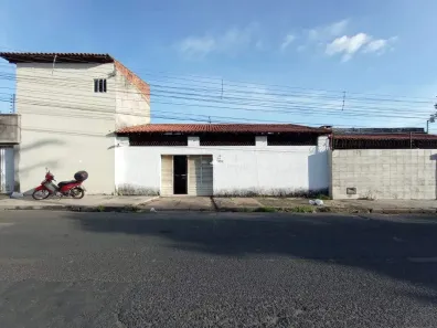 Casa com 3 Quartos à venda, 300m² no Saci, Teresina
