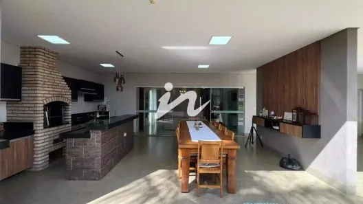 Casa com 4 Quartos à venda, 210m² no Jardim Karaíba, Uberlândia