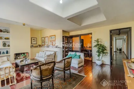 Casa com 4 Quartos à venda, 320m² no Vila Assunção, Porto Alegre