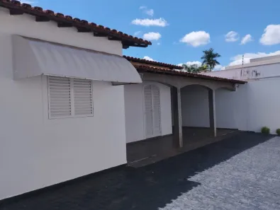 Imóvel Comercial com 8 Quartos à venda, 311m² no Osvaldo Rezende, Uberlândia