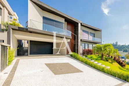 Casa de Condomínio com 4 Quartos para venda ou aluguel, 600m² no Alphaville, Santana de Parnaíba