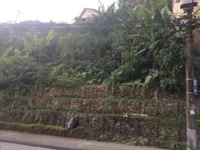 Lote/Terreno à venda, 704m² no Estrada da Saudade, Petrópolis
