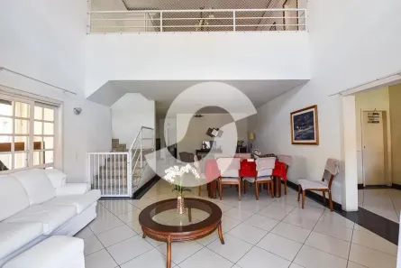 Casa com 4 Quartos à venda, 583m² no Camboinhas, Niterói